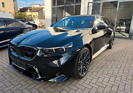 BMW M5 Touring*Pano*HuD*B&W*Sitzbelüft*ParkAssistPr*