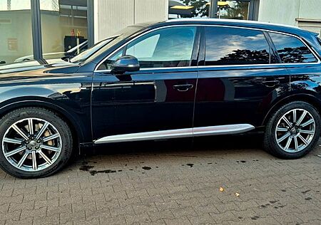 Audi Q7 3.0 TDI quattro S-Line