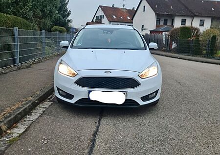 Ford Focus 2,0 TDCi 110kW PowerShift Busines Turn...