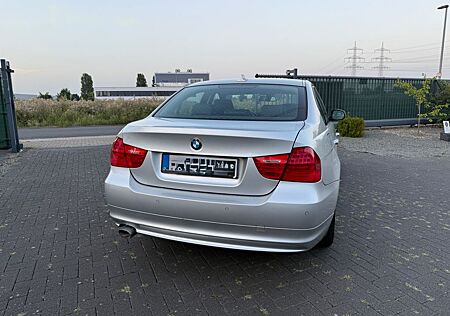 BMW 318d Edition Sport*Navi*Leder*Xenon*TÜV Neu*PDC*