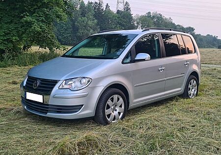 VW Touran Volkswagen 1.6 United, 7-Sitzer, Navi, SHZ, Tempomat