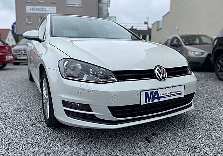 VW Golf Volkswagen VII Lim. Cup BMT Pano Navi Sitzh.PDC AHK