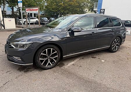 VW Passat Variant Volkswagen Passat Elegance MATRIX-LED-PANORAMA-ACC-R-LINE