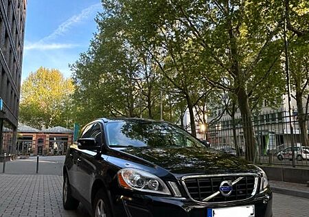 Volvo XC 60 XC60 2.4 Momentum