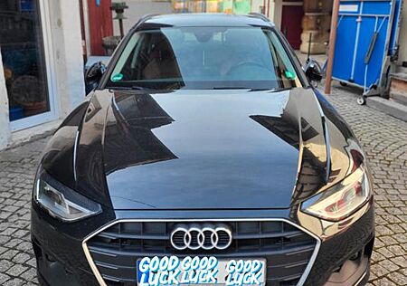 Audi A4 35 TFSI S tronic Avant -