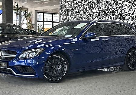 Mercedes-Benz C 63 AMG C63 AMG DESIGNO*BURMESTER*DISTRONIC*HEAD-UP*VOLL