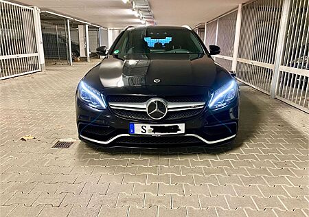 Mercedes-Benz C 63 AMG *Performance AGA*Pano*Coma