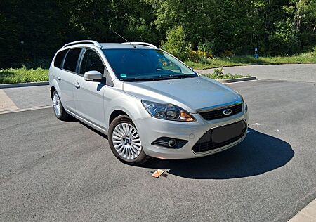 Ford Focus 2,0TDCi PowerShift DPF Titanium Scheckheft
