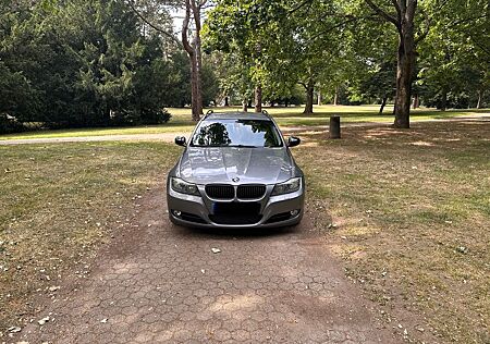 BMW 320d touring - LCi
