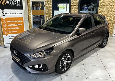 Hyundai i30 Select Mild-Hybrid/PDC/DAB/SHZ/KLIMA/TEMPOMA
