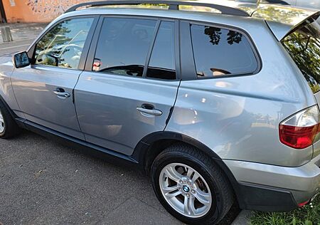 BMW X3 xDrive25i -