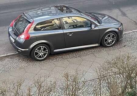 Volvo C30 2.0i Summum Tüv-Inspektion 10-2027