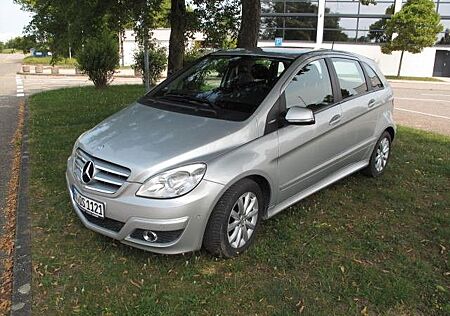 Mercedes-Benz B 180 BlueEFFICIENCY -