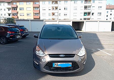 Ford S-Max 2,0 TDCi - Titanium