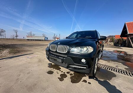 BMW X5 xDrive48i - Voll,Xenon,TV,Pano,7Sitze,Luftung