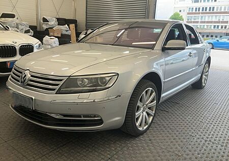 VW Phaeton Volkswagen V8 5-Sitzer 4Motion