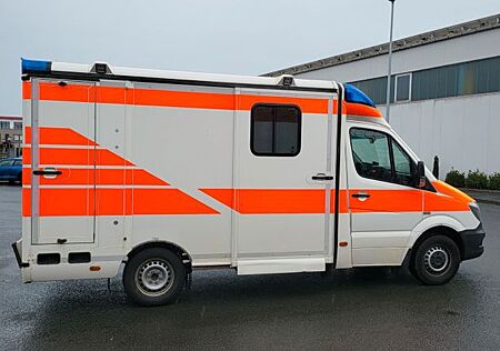 Mercedes-Benz Sprinter II 319 CDI RTW Rettungswagen
