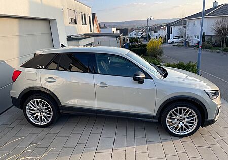 Audi Q2 5J.Garantie,LED,AHK,Parkpilot,Keyless,RFK,el.HK