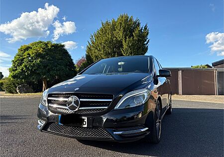 Mercedes-Benz B 180 CDI- 8 Fach bereift*Autom*Klima*Sitzheizun