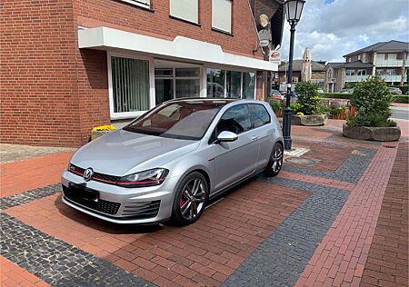 VW Golf Volkswagen 2.0 TSI DSG BMT GTI GTI