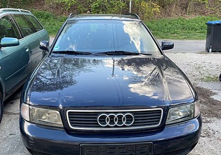 Audi A4 1.8 T Avant -