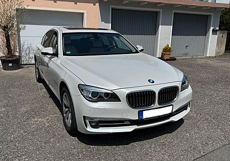 BMW 740iA F01 LCI von Privat TOP Zustand