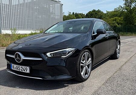 Mercedes-Benz CLA 250 Panorama Kamera Garantie Sitzklima LED