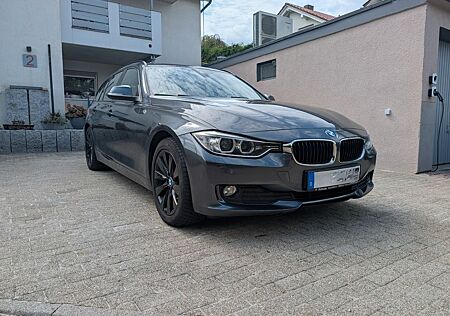 BMW 320d Touring - Head-Up Display