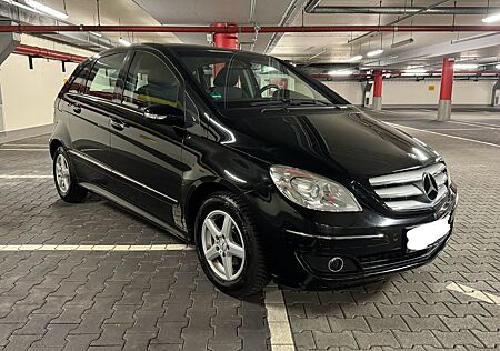 Mercedes-Benz B 150 SPORTPAKET XENON~LEDER~PANO~NAVI~AHK~PDC