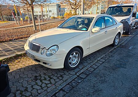 Mercedes-Benz E 200 CDI CLASSIC