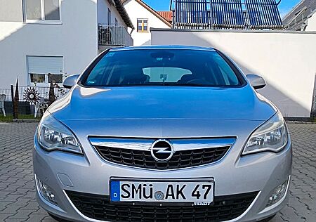 Opel Astra J 1.4 (103 kW) | 11/2010 | Benzin | TÜV