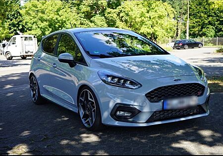 Ford Fiesta ST MK8 Performance, LED, Milltek, 8 FachB