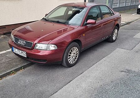 Audi A4 1.6 -
