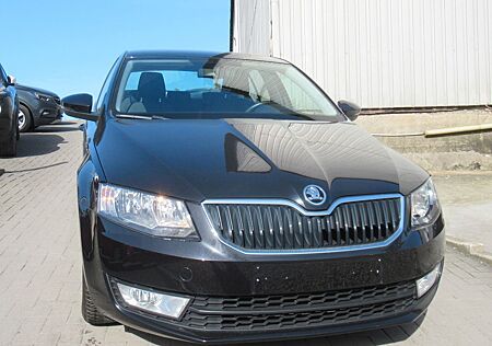 Skoda Octavia Lim. Ambition- Navi-SHZ-PDC-MFL-1.Hand