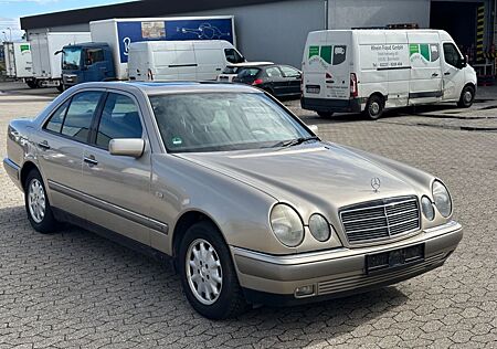 Mercedes-Benz E 200 ELEGANCE - Schiebedach - TÜV+ÖL NEU !