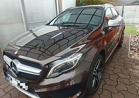 Mercedes-Benz GLA 200 AMG Line TOP
