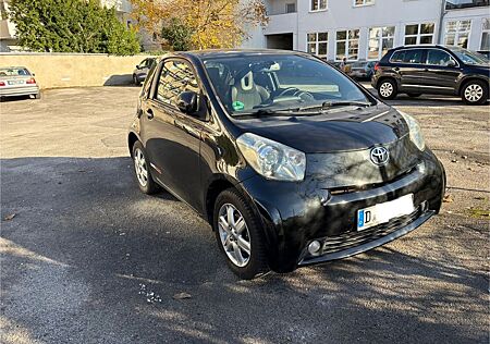 Toyota iQ 1,0-l-VVT-i Multidrive -