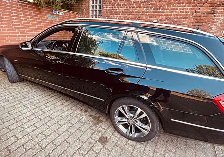 Mercedes-Benz E 220 CDI T BlueEFFICIENCY AVANTGARDE AVANTGARDE