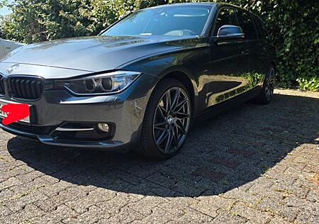 BMW 330d xDrive Touring Sport Line Automatic Spo...