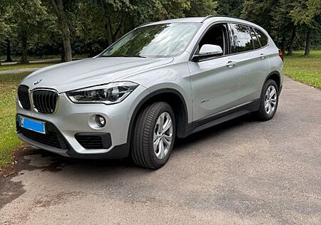 BMW X1 xDrive20i Automatik - Unfallfrei