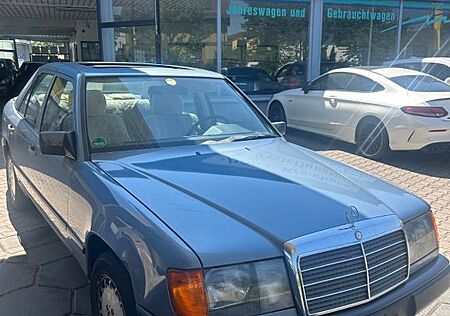 Mercedes-Benz 260 W124 Automatik SSD ZV Servo E-Fenster