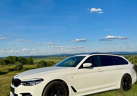 BMW 530i xDrive Touring M-Sport,AHK,Leder,Pano,H&K