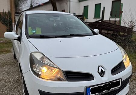 Renault Clio Dynamique 1.2 16V TCE Eco2 Dynamique