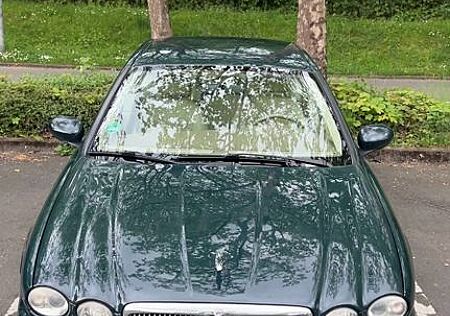 Jaguar X-Type 2 Liter V6 -