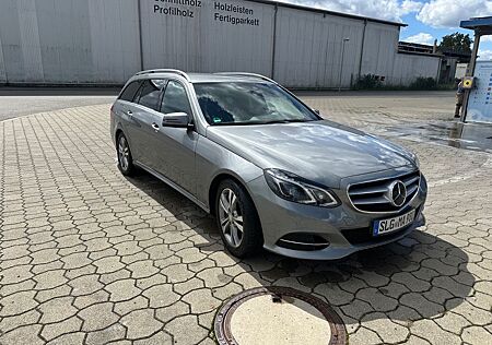 Mercedes-Benz E 220 BlueTEC BE T Edition AVANTG. Auto. Edi...