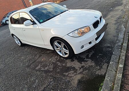 BMW 120i M-Paket Automatikgetribe 2011 Scheckheft