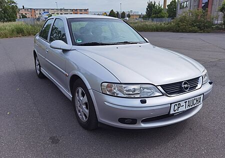 Opel Vectra 1.6 16V, 1.HAND, XENON, KLIMA, TÜV 04/27