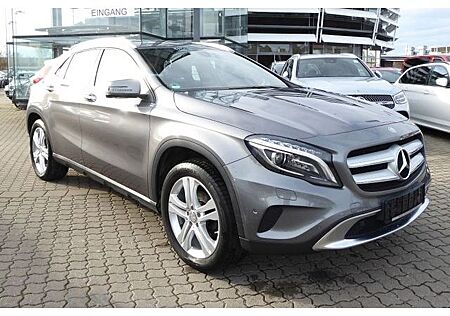 Mercedes-Benz GLA 220 d Urban 4Matic Exklusiv Kamera Bi-Xenon