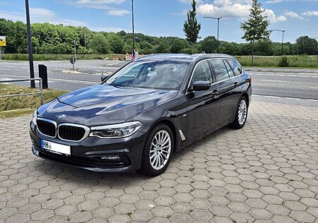 BMW 530i Touring A Sport line Leder, Pano, HUD, AHK