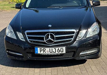 Mercedes-Benz E 220 CDI T BlueEFFICIENCY -